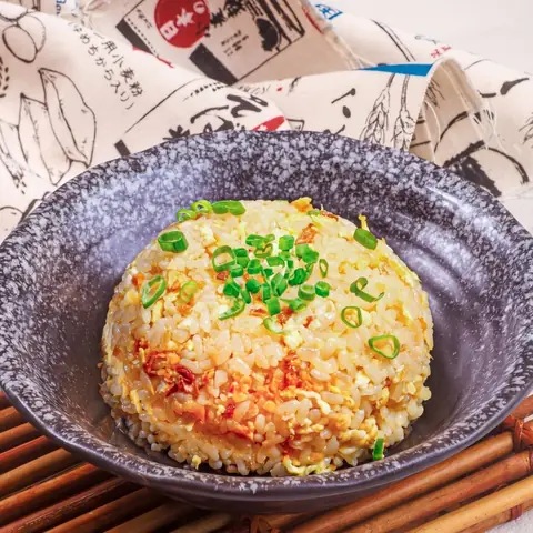 Ninniku Yakimeshi — Garlic fried rice