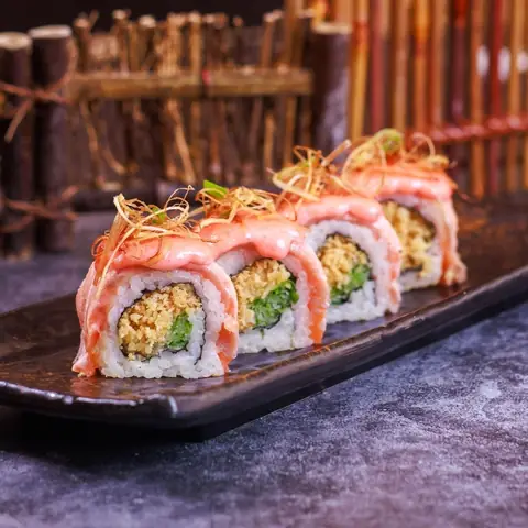 Salmon Mentai Maki — Salmon with cod roe mayonnaise