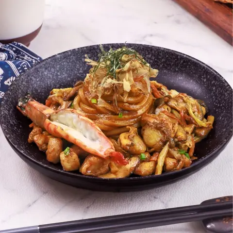 Kaisen Yaki Udon — Stir-fried udon with prawn, scallop, chicken, mushrooms and vegetables