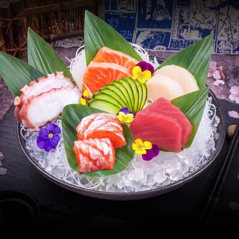 Matsu Moriawase — 4 kinds of assorted sashimi: salmon, bluefin tuna, white tuna, boiled octopus and salmon belly