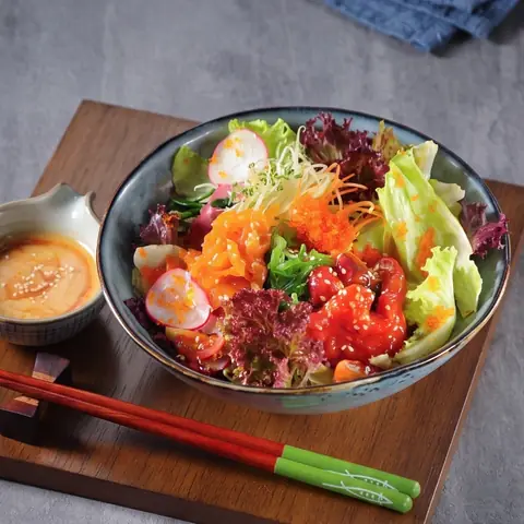 Chinmi No Salad — Fresh mixed salad with seasoned octopus, jellyfish and seaweed