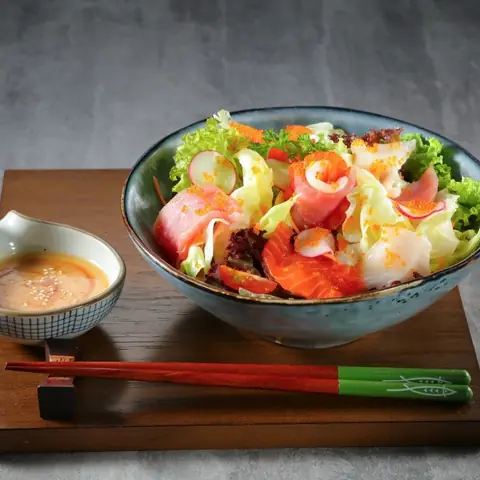 Kamado Salad — Fresh mixed salad with assorted raw fish