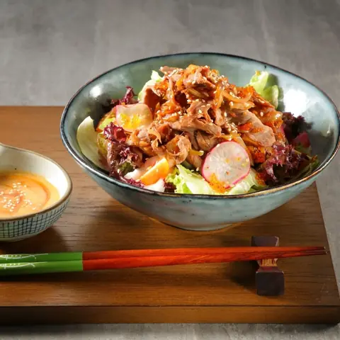Yakiniku Salad — Fresh mixed salad topped with sliced beef