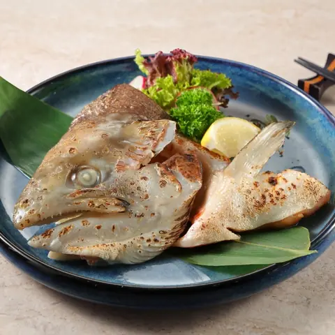 Kabuto Shioyaki — Grilled salmon head with salt