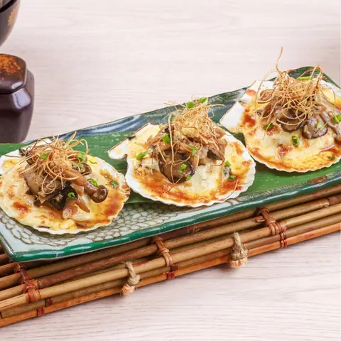 Truffle Shroom Hotate Yaki — Grilled scallops and mushrooms with truffle and cheese