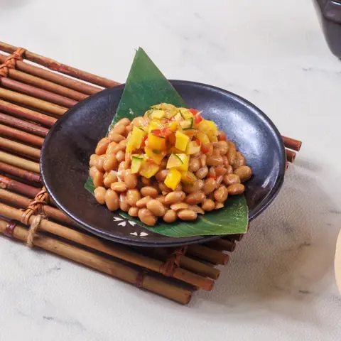 Hiro’s Natto — Fermented soybeans with sweet and spicy mango salsa